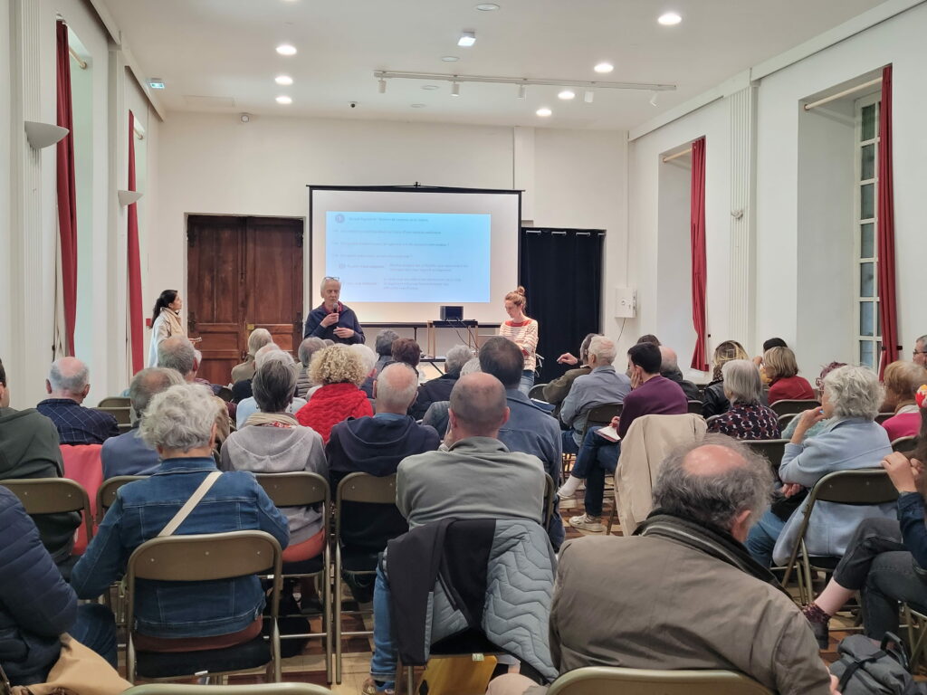 Un conférence sur le mal-logement au Minimistan